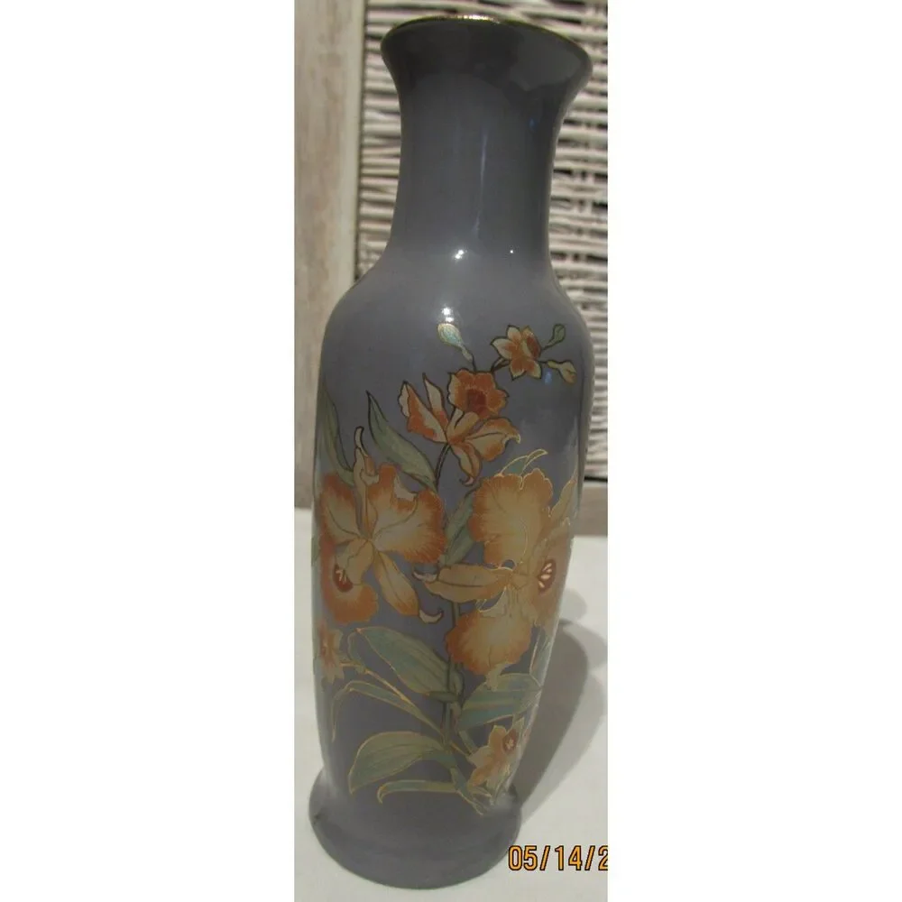Vintage Japanese bud vase Painted orange Irises gold guild green leave no damage